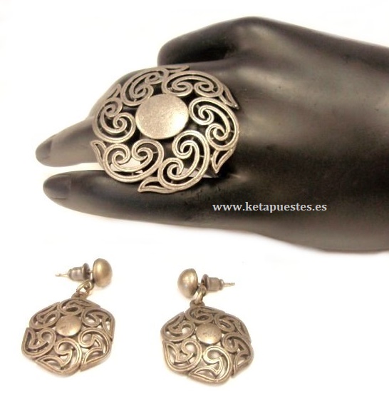 Conjunto anillo y pendientes flor oxido